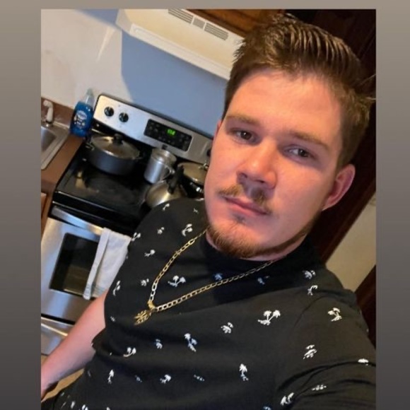 Profile Picture of Wiliam Henkert (@wiliamhenkert) on Poshmark