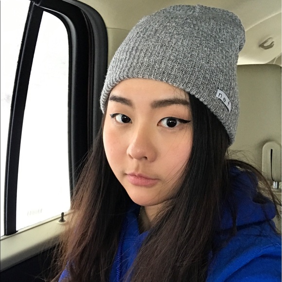 Profile Picture of Worawee Belle (@wora) on Poshmark