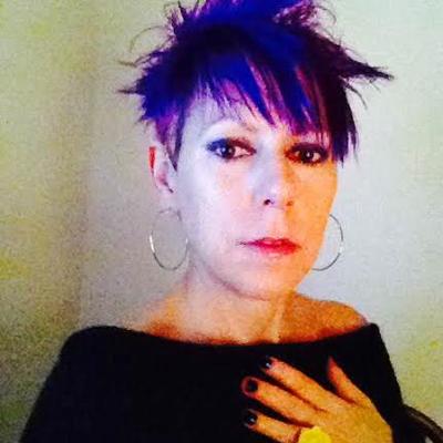 Profile Picture of Lesley Scott (@@Fashiontribes) on Twitter