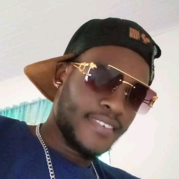 Profile Picture of johnsley (@johnsley35) on Tiktok