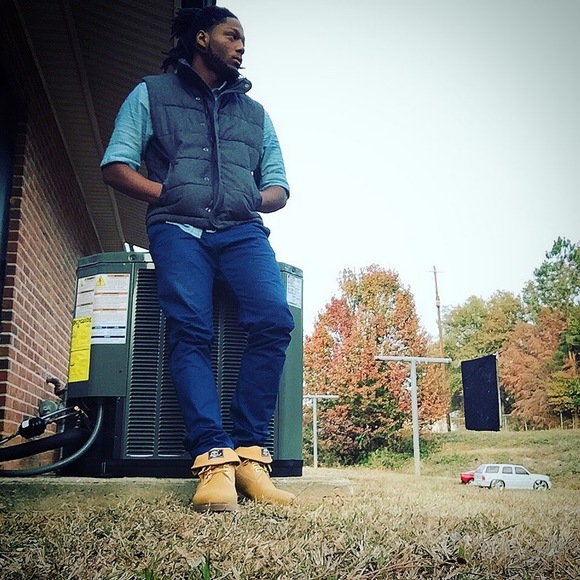 Profile Picture of Wesley Clay (@wes_clay) on Poshmark