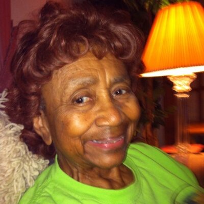 Profile Picture of Nola Sample Dennis (@nolaSD1) on Twitter