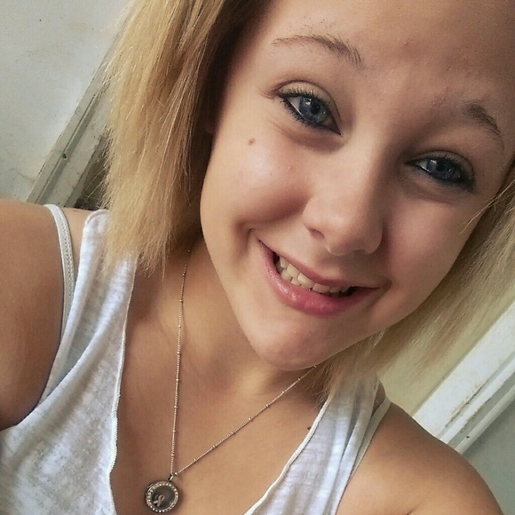 Profile Picture of Amanda Behm (@blondieb) on Poshmark