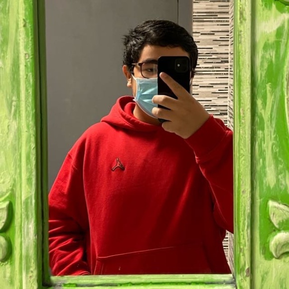 Profile Picture of Carlos Gonzagaaguilar (@cgonzagaaguilar) on Poshmark
