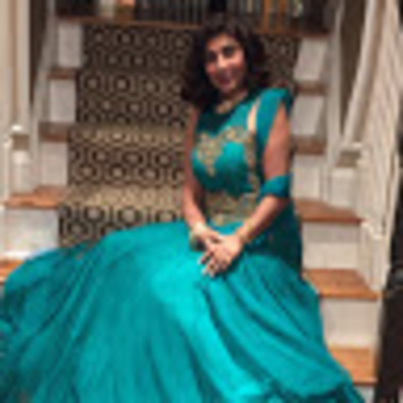 Profile Picture of Ayesha Shah (@shahsofva) on Poshmark