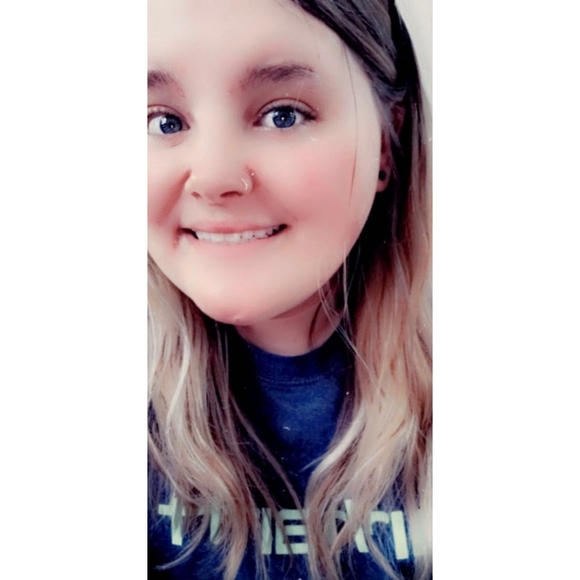 Profile Picture of Alexus Bell (@alexusbell01) on Poshmark