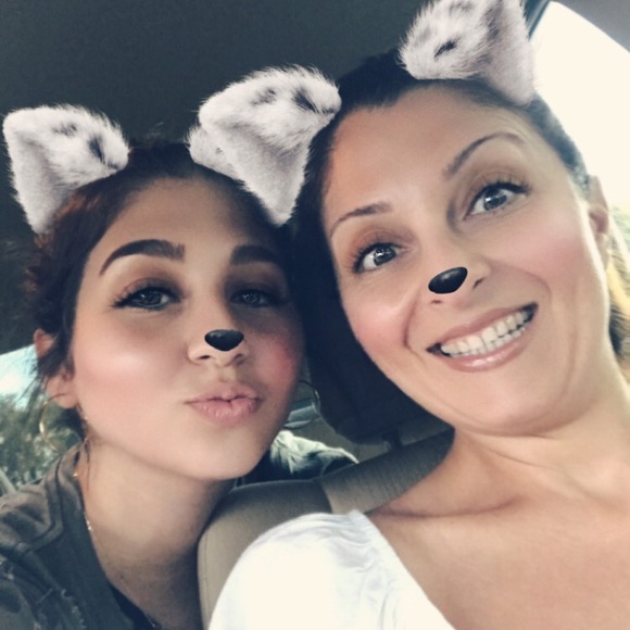 Profile Picture of Joelle Hakimeh (@jhakimeh) on Poshmark