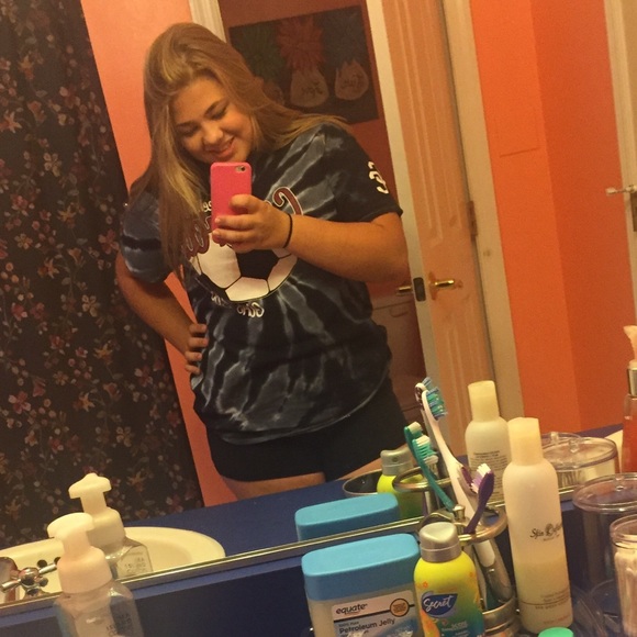 Profile Picture of Ryah Rotilio (@ryahrotilio) on Poshmark