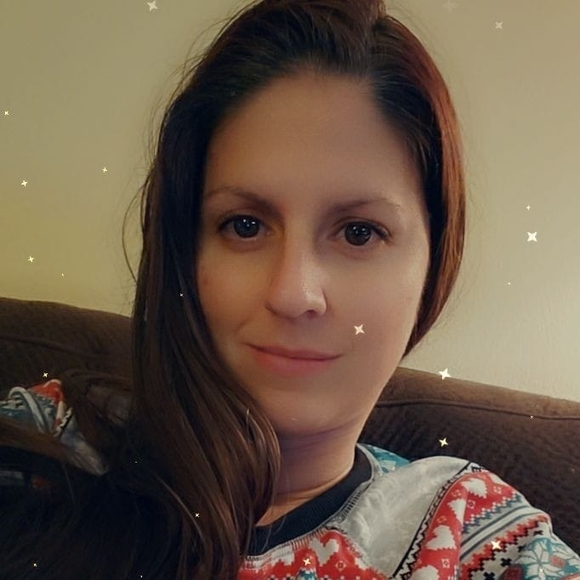 Profile Picture of Crystal Wester (@angelrae808) on Poshmark