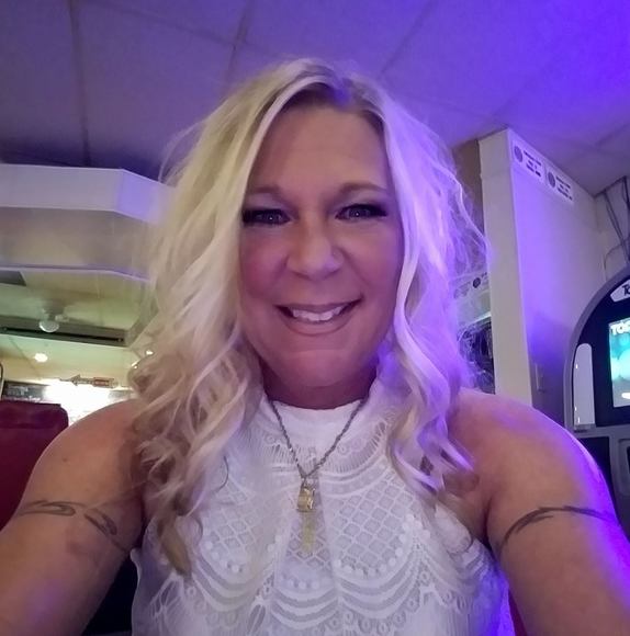 Profile Picture of Ronda Plumb (@rondaplumb) on Poshmark