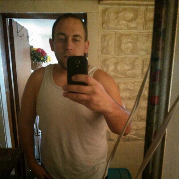 Profile Picture of Scott Moberg (@best909075) on Poshmark