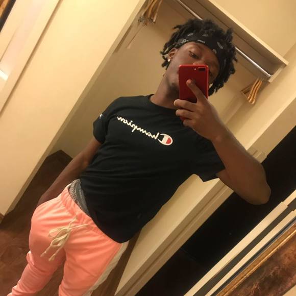 Profile Picture of Tae Draino (@taedraino) on Poshmark