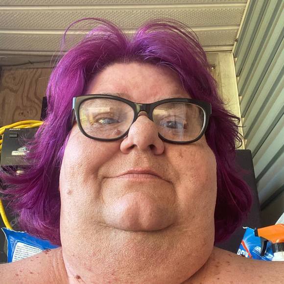 Profile Picture of Vicky Pelican (@vicky_ellen43) on Poshmark