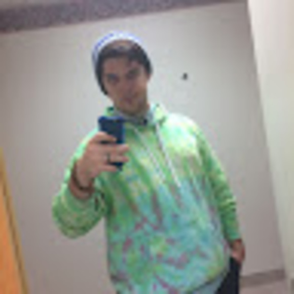 Profile Picture of Shea Settlemyer (@ssettlemyer29) on Poshmark
