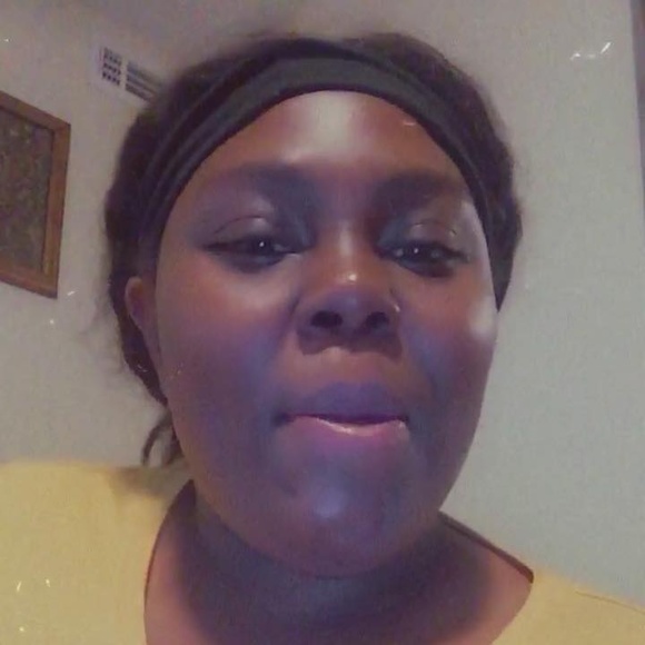 Profile Picture of Erica Shorter (@eshorter426) on Poshmark