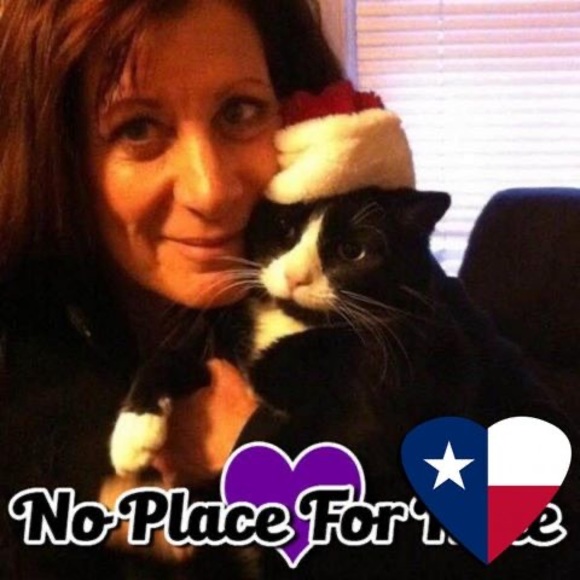 Profile Picture of Carol Manno ferrante (@cferra1432) on Poshmark