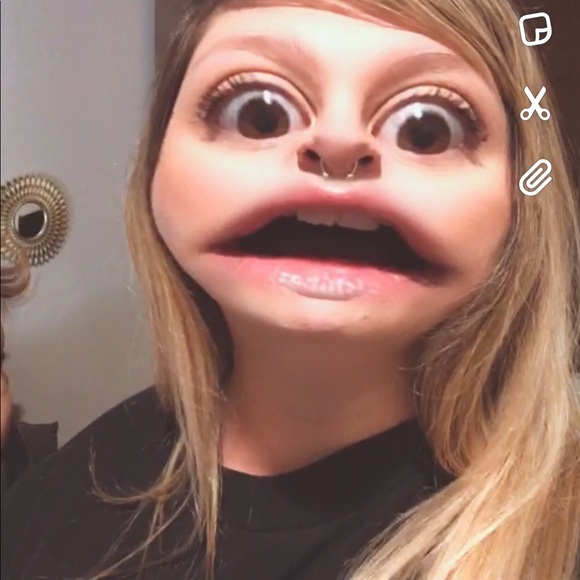 Profile Picture of Brenda Libecki (@brenlib) on Poshmark