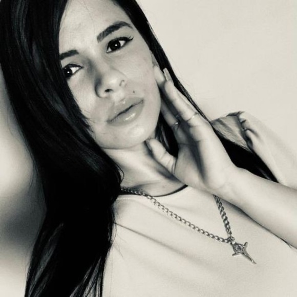 Profile Picture of Marisleysis Puebla gamboa (@marisleysispueb) on Poshmark