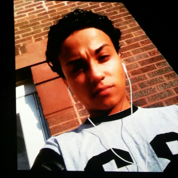 Profile Picture of Nicholas Quinones (@chicago0008) on Poshmark