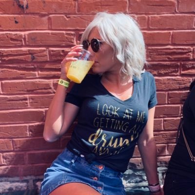Profile Picture of Sara Zahneis (@SZahneis) on Twitter