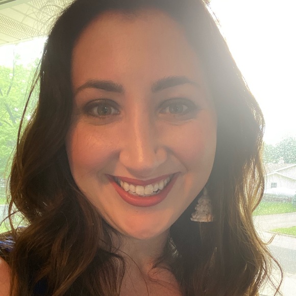 Jordyn Fisher - Poshmark Profile Picture of Jordyn Fisher (@theallygator) on Poshmark