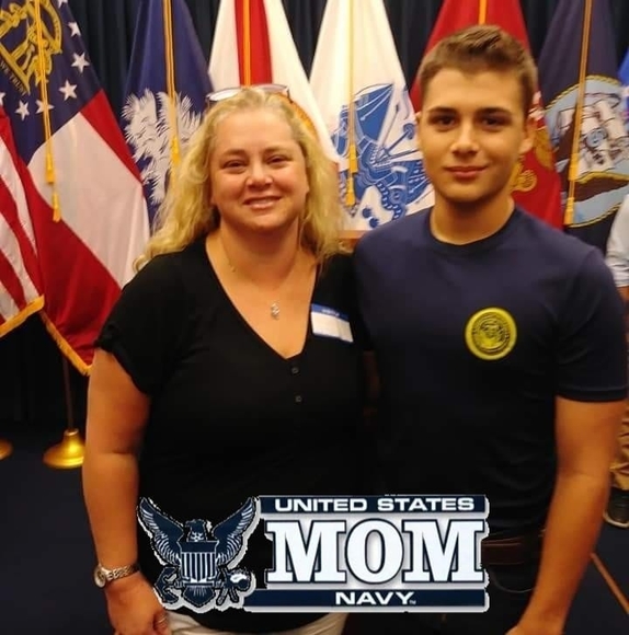 Profile Picture of Melissa Danter (@mctjrmy04) on Poshmark