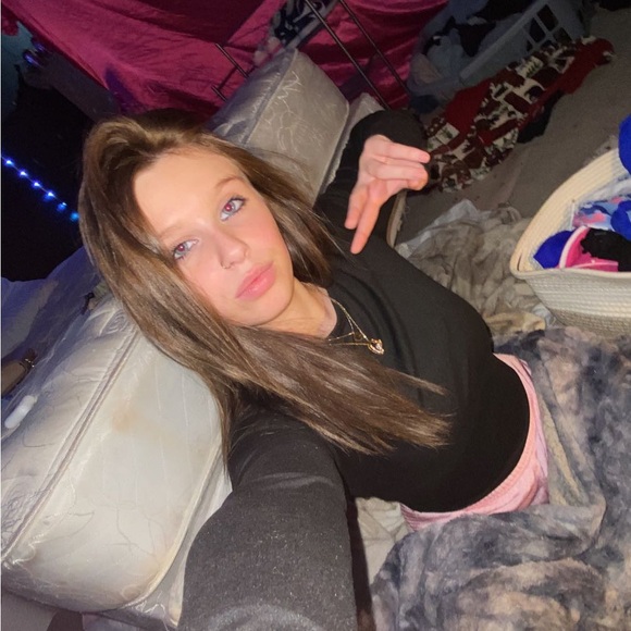 Jordyn Freymann - Poshmark Profile Picture of Jordyn Freymann (@jordynfreymann) on Poshmark