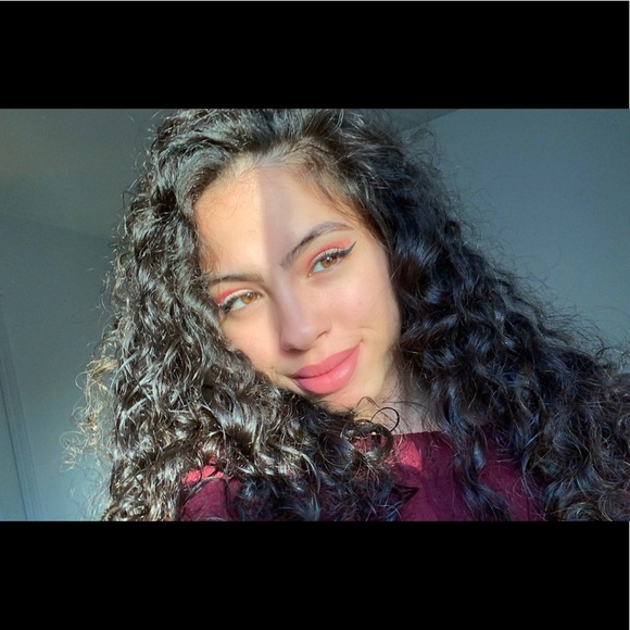 Emilia Meriam - Poshmark Profile Picture of Emilia Meriam (@emiliameriam) on Poshmark