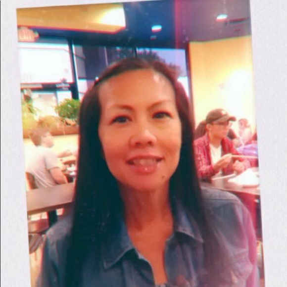 Profile Picture of Ferlene Billones (@fbillones) on Poshmark