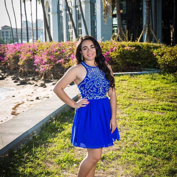 Profile Picture of Angie Crocitto (@angiecrocitto) on Poshmark