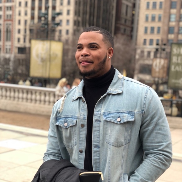 Profile Picture of Phillip Carson (@pcarson6) on Poshmark