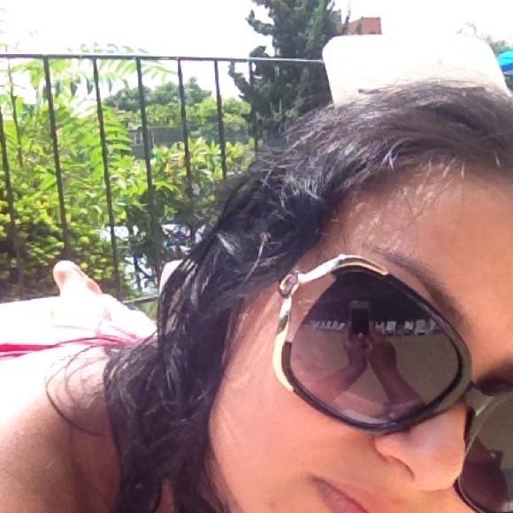 Profile Picture of Alli Cardenas (@peuchita) on Poshmark
