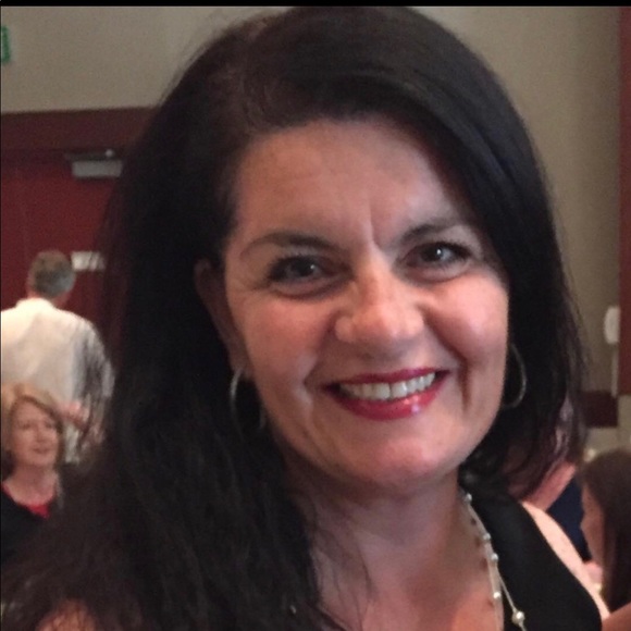 Profile Picture of Linda Strates (@lstrates) on Poshmark