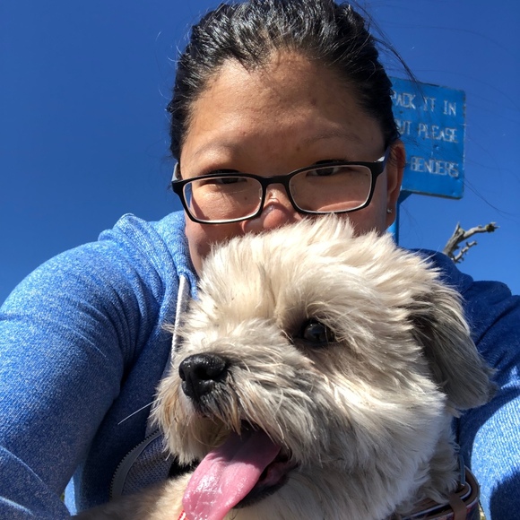 Profile Picture of Taylor Wong (@wong1tm) on Poshmark