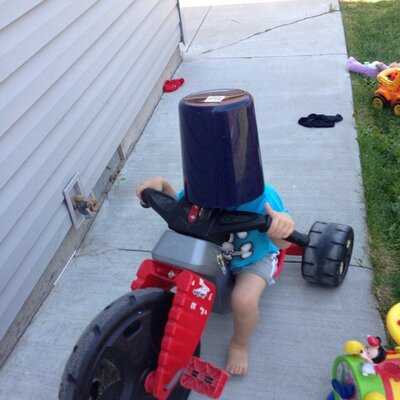 Profile Picture of Marci (@page684) on Twitter