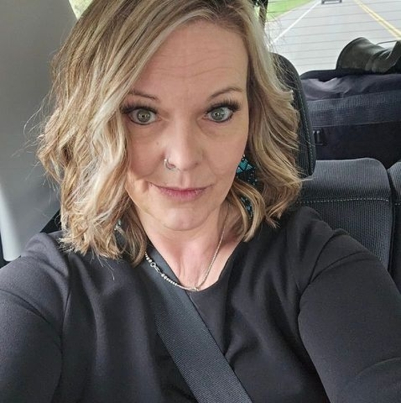 Profile Picture of Delphine Manklow (@delphinemanklow) on Poshmark