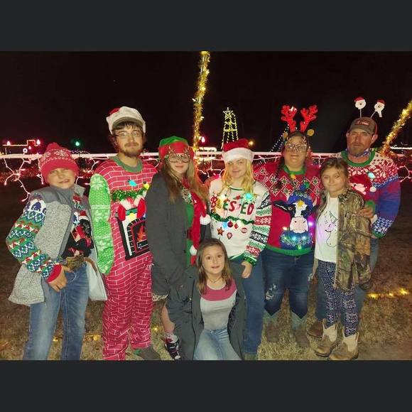 Profile Picture of Shelby Vandrimmelen (@ppaannddaass) on Poshmark