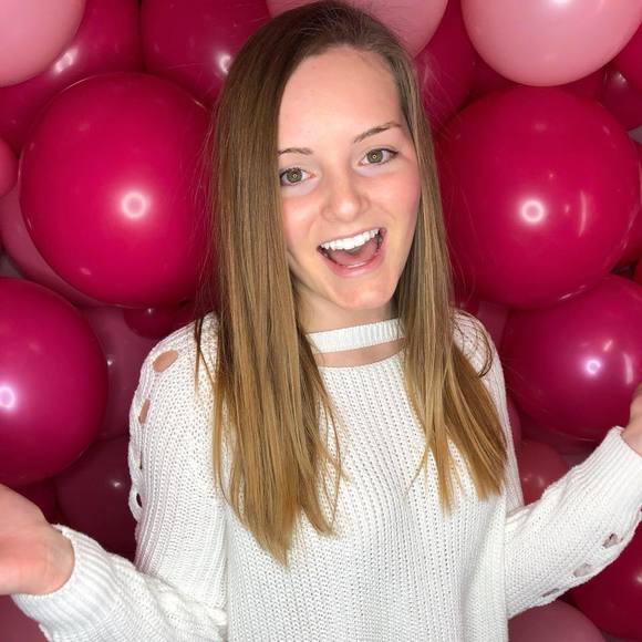 Profile Picture of Sage Whitney (@2017swm) on Poshmark
