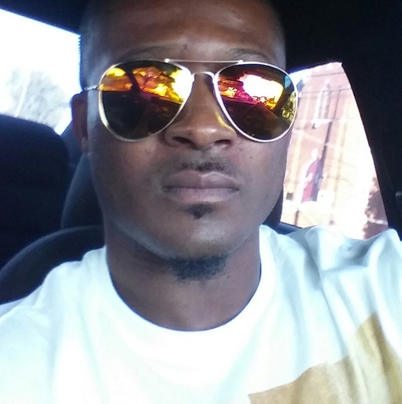 Profile Picture of Mike Burks (@burksm05) on Poshmark