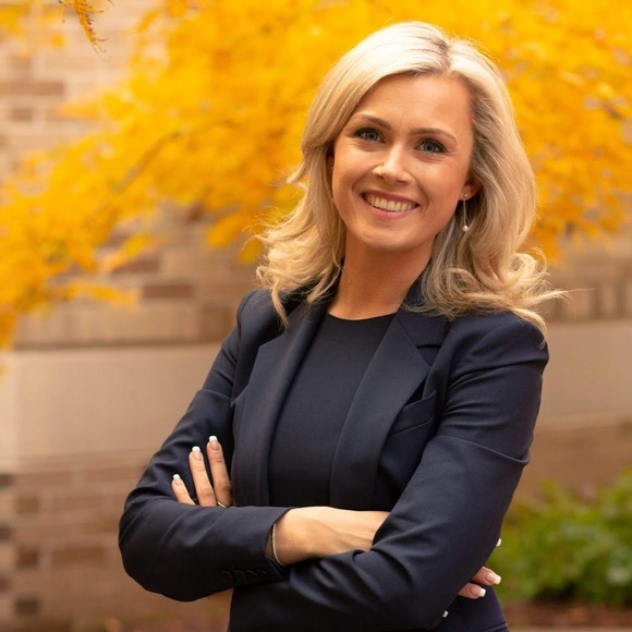 Profile Picture of Rachel Youdale (@rachel_youdale) on Poshmark