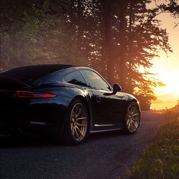 Profile Picture of Christopher Zambrano (@uareawsome) on Poshmark