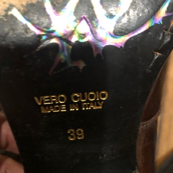 Profile Picture of Noel Noel (@elvisduran) on Poshmark