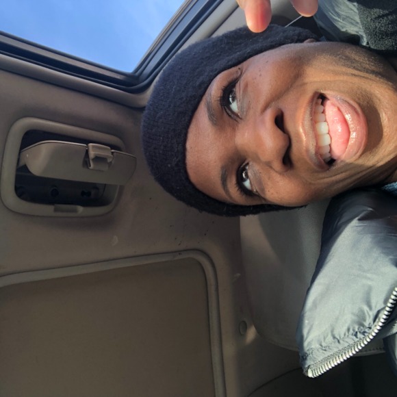 Profile Picture of Lori Stoute (@lolo1968) on Poshmark