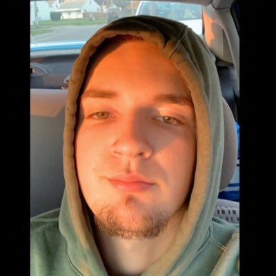 Profile Picture of Austin (@Mer1ing) on Twitter