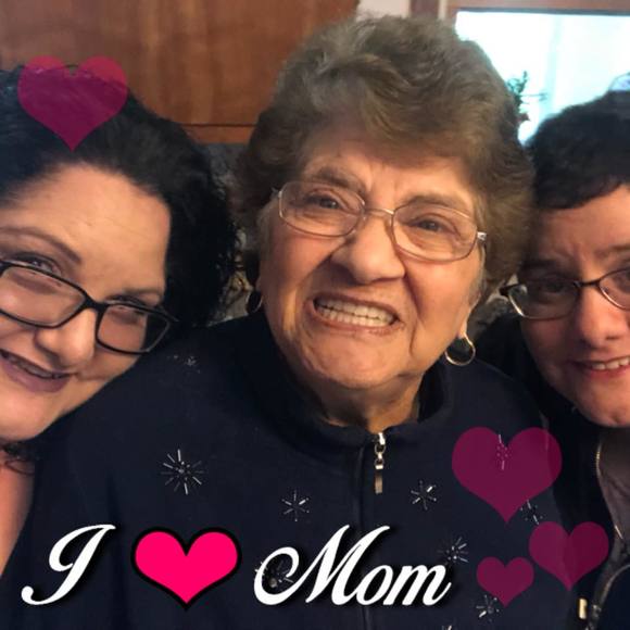 Profile Picture of Angela Chillemi (@angelachillemi) on Poshmark