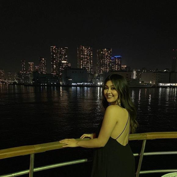 Profile Picture of Cassandra Magana (@cassmagana) on Poshmark