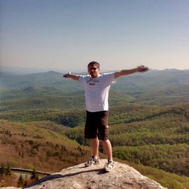 Profile Picture of Tom Charney (@tcharney88) on Twitter