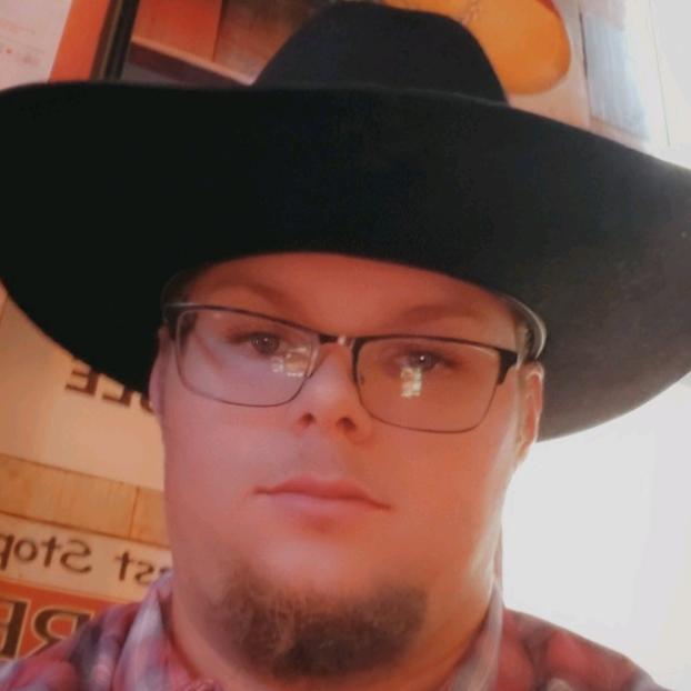 Profile Picture of Raymond Appel (@countryboy_yeeeetyeeeeet) on Tiktok