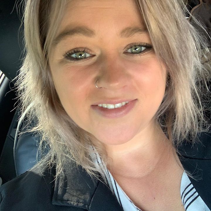 Profile Picture of Ali Louise Dustin (@albertadustin) on Tiktok