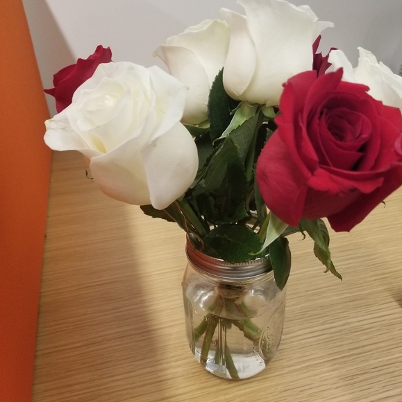 Profile Picture of Mari Jurin (@maribnyc) on Poshmark